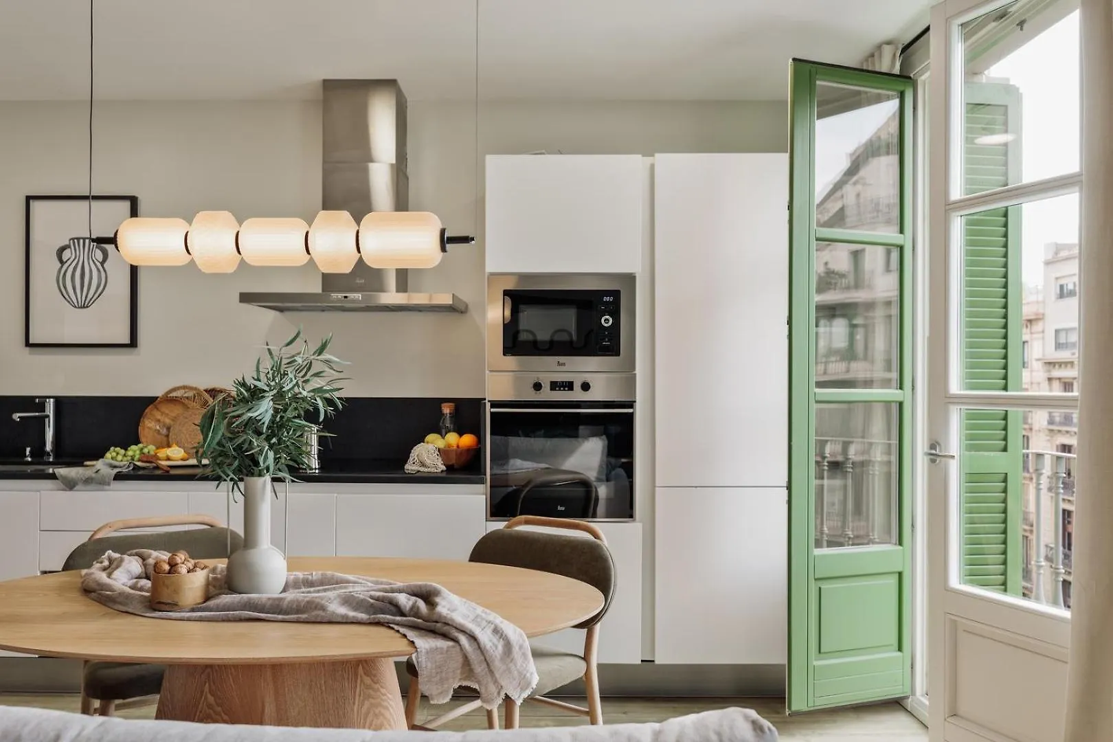 Mescit - 2 Bedrooms And Balcony In Eixample Dreta Barselona