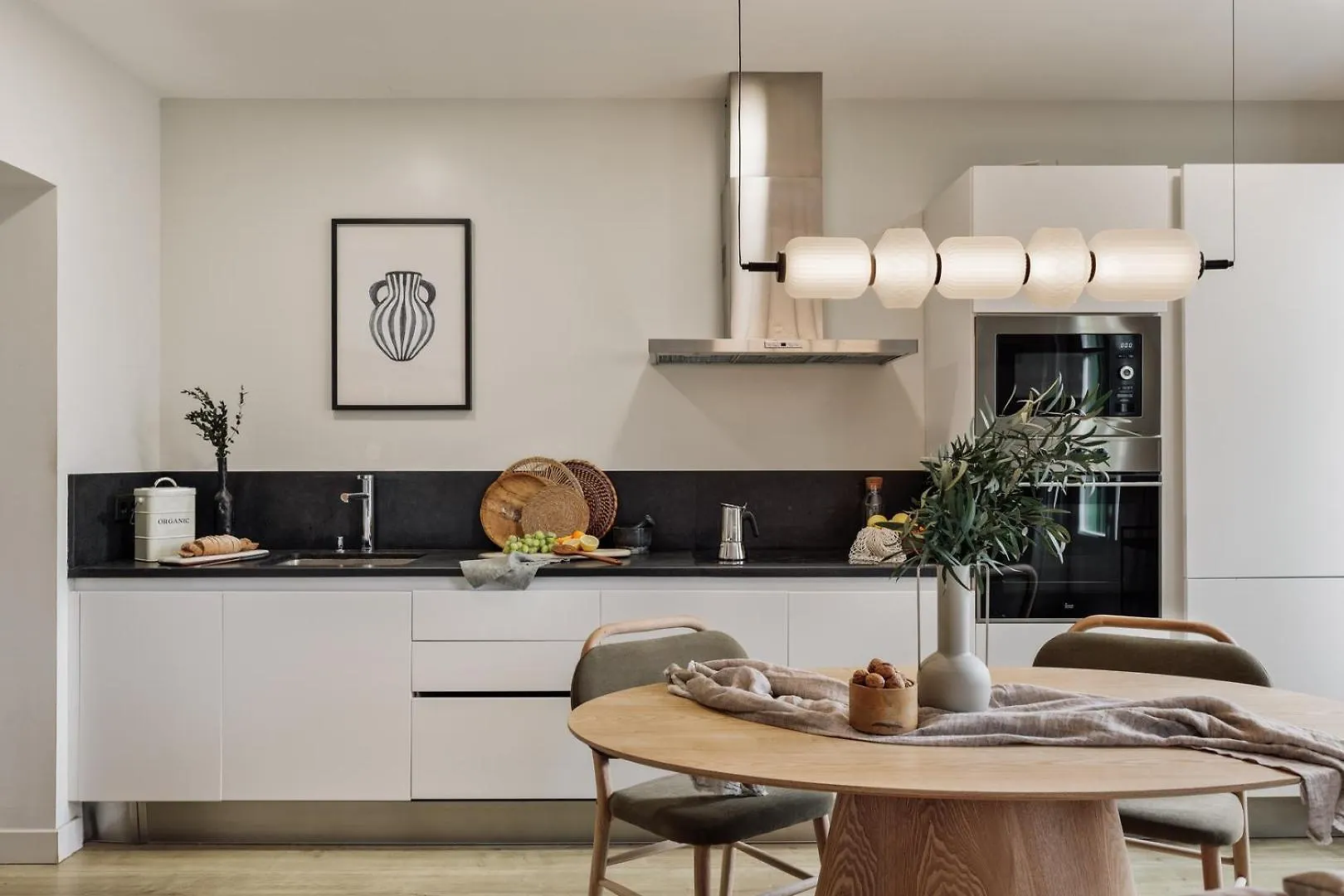 Mescit - 2 Bedrooms And Balcony In Eixample Dreta Barselona 0*,  İspanya