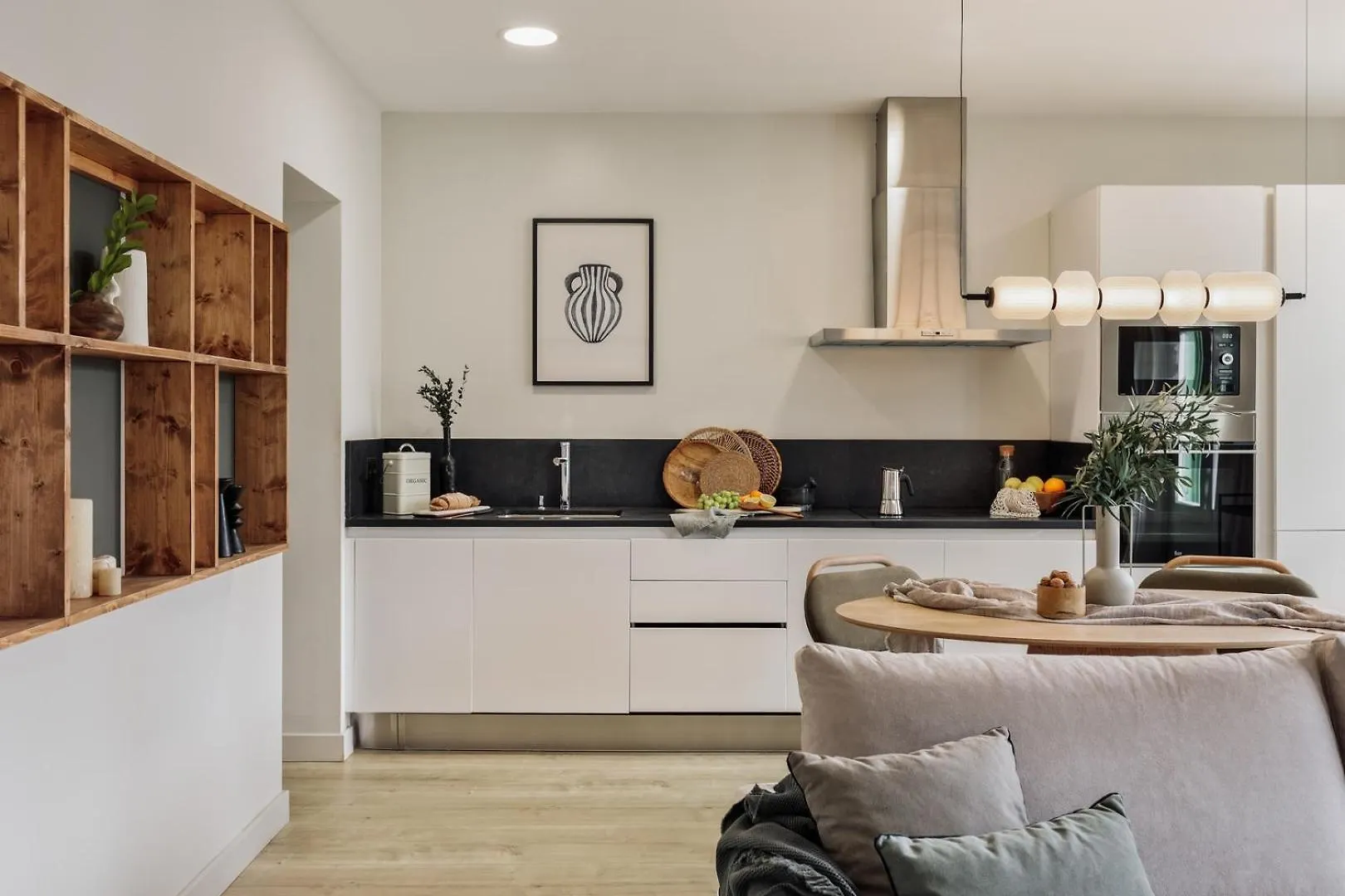 Mescit - 2 Bedrooms And Balcony In Eixample Dreta Barselona Daire
