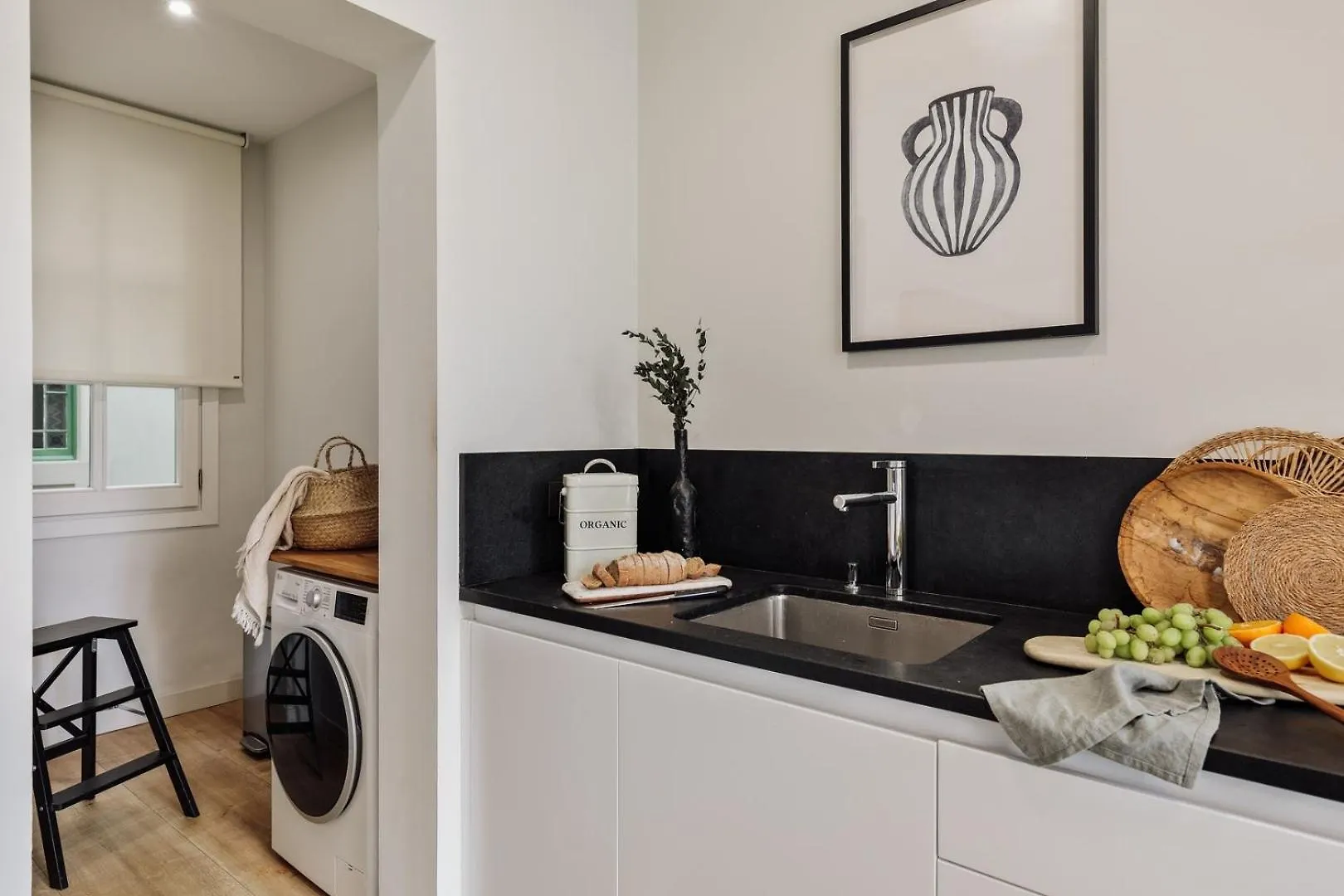 Daire Mescit - 2 Bedrooms And Balcony In Eixample Dreta Barselona