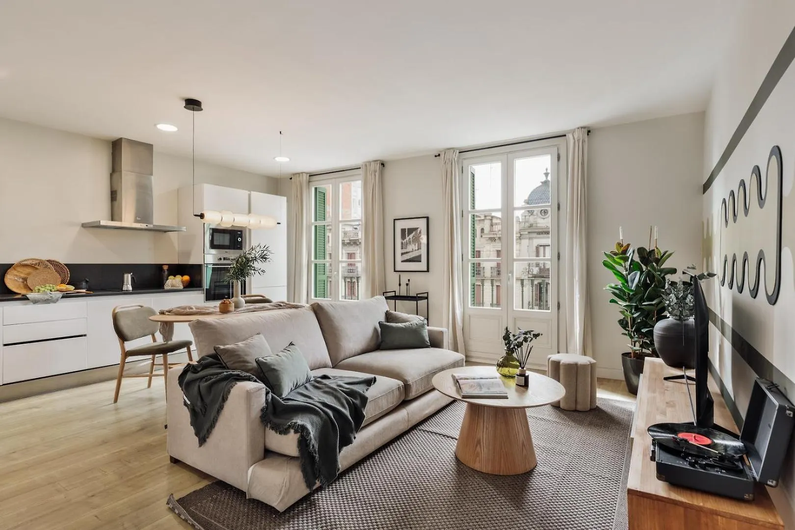 Mescit - 2 Bedrooms And Balcony In Eixample Dreta Barselona